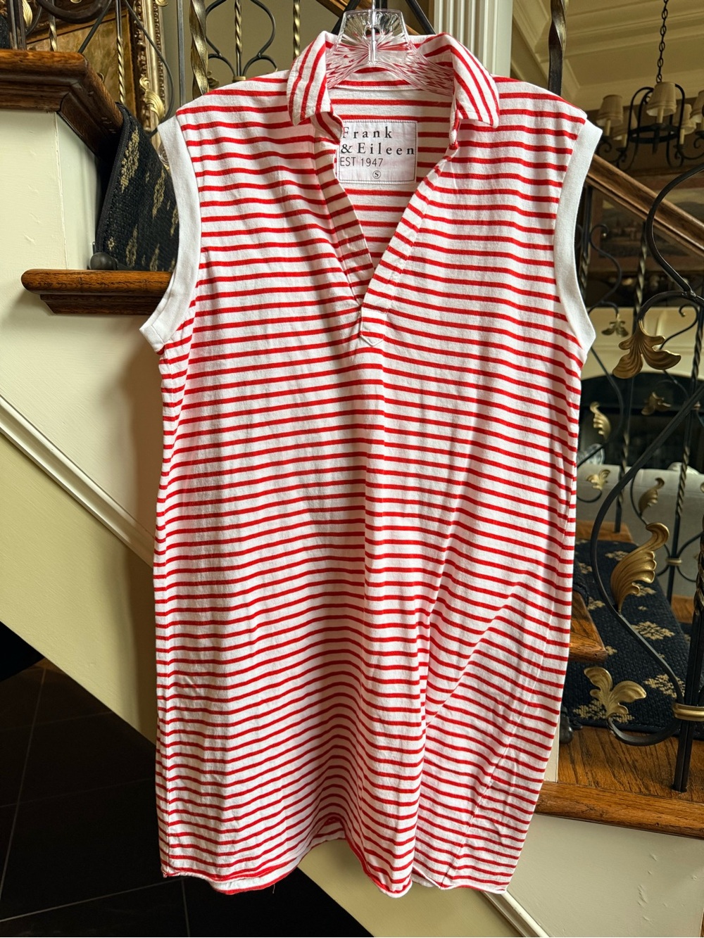 Frank & Eileen Sleeveless Summer Cotton Dress. Never worn. S NWOT V neck /collar